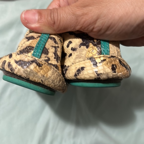 Tieks sand snake size 9. Used but in very good conditions. - Picture 4 of 5